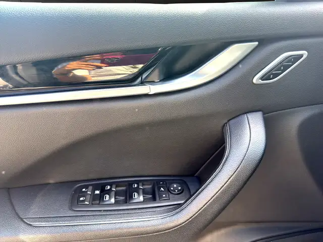 Maserati Levante view 14