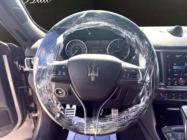 Maserati Levante view 13