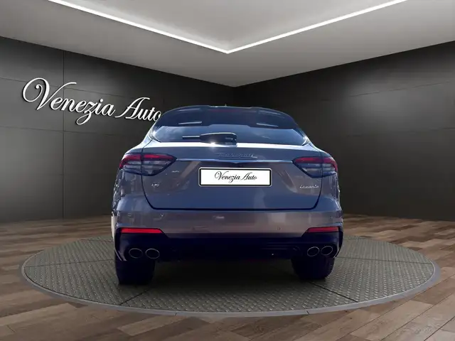 Maserati Levante view 5