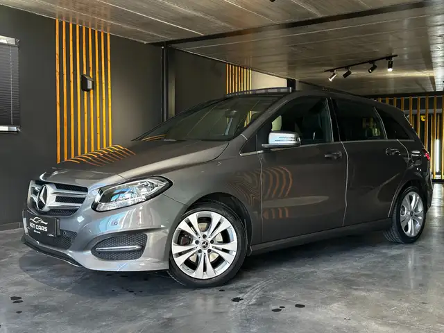 Mercedes-Benz B 180 7G-DCT | Pano | Stoelverwarming | Trekhaak | Navi