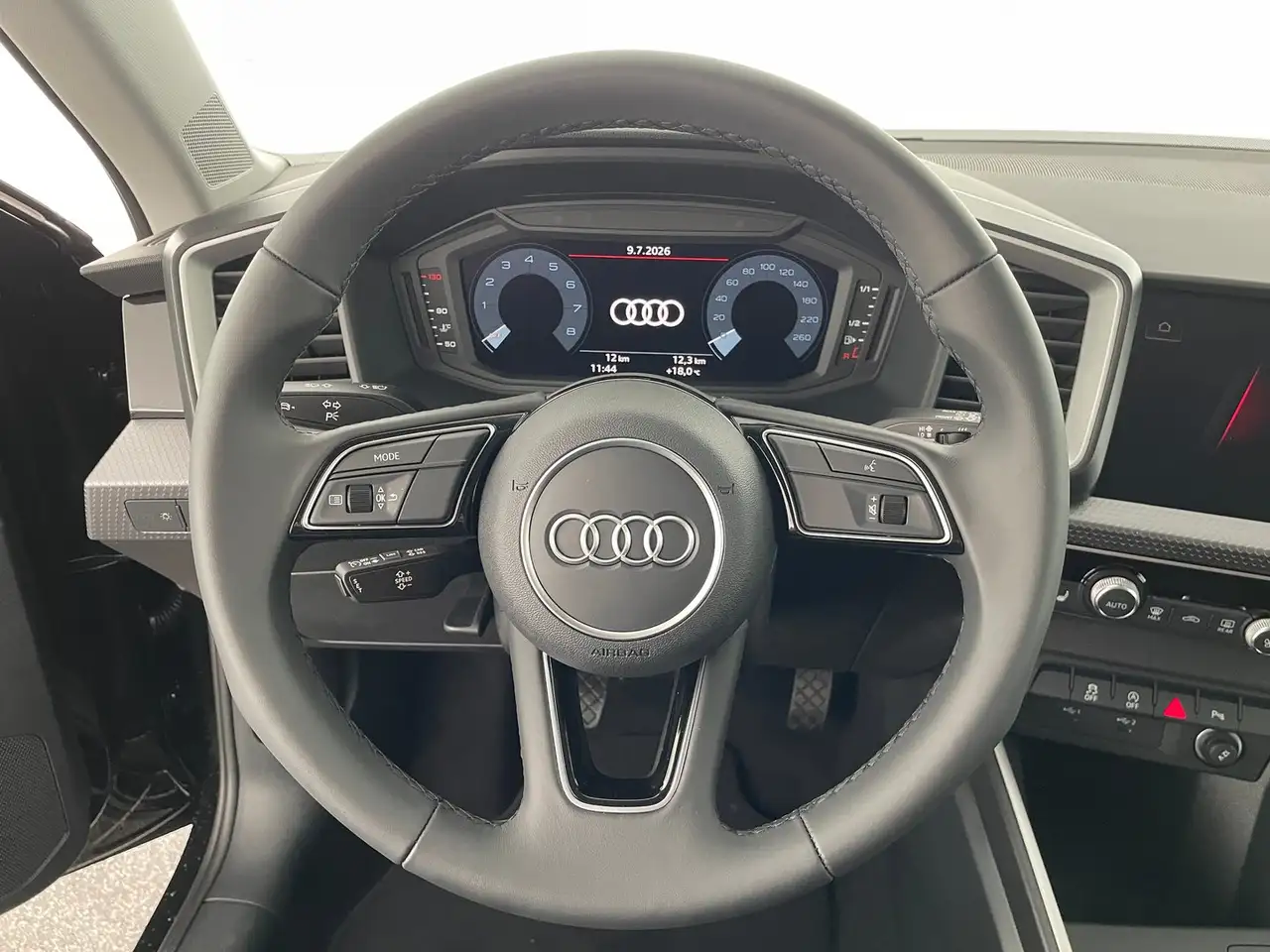 Audi A1 2026 — фото 13