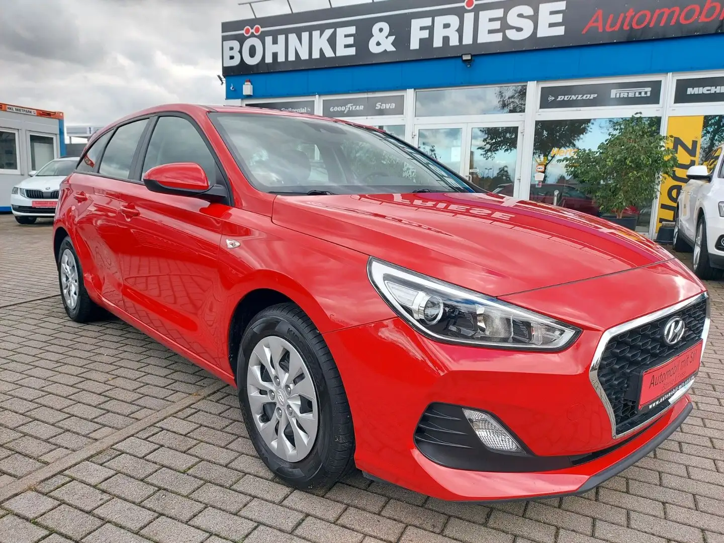 Hyundai i30 cw Pure Klima Spurasssist 8x Räder Rood - 1