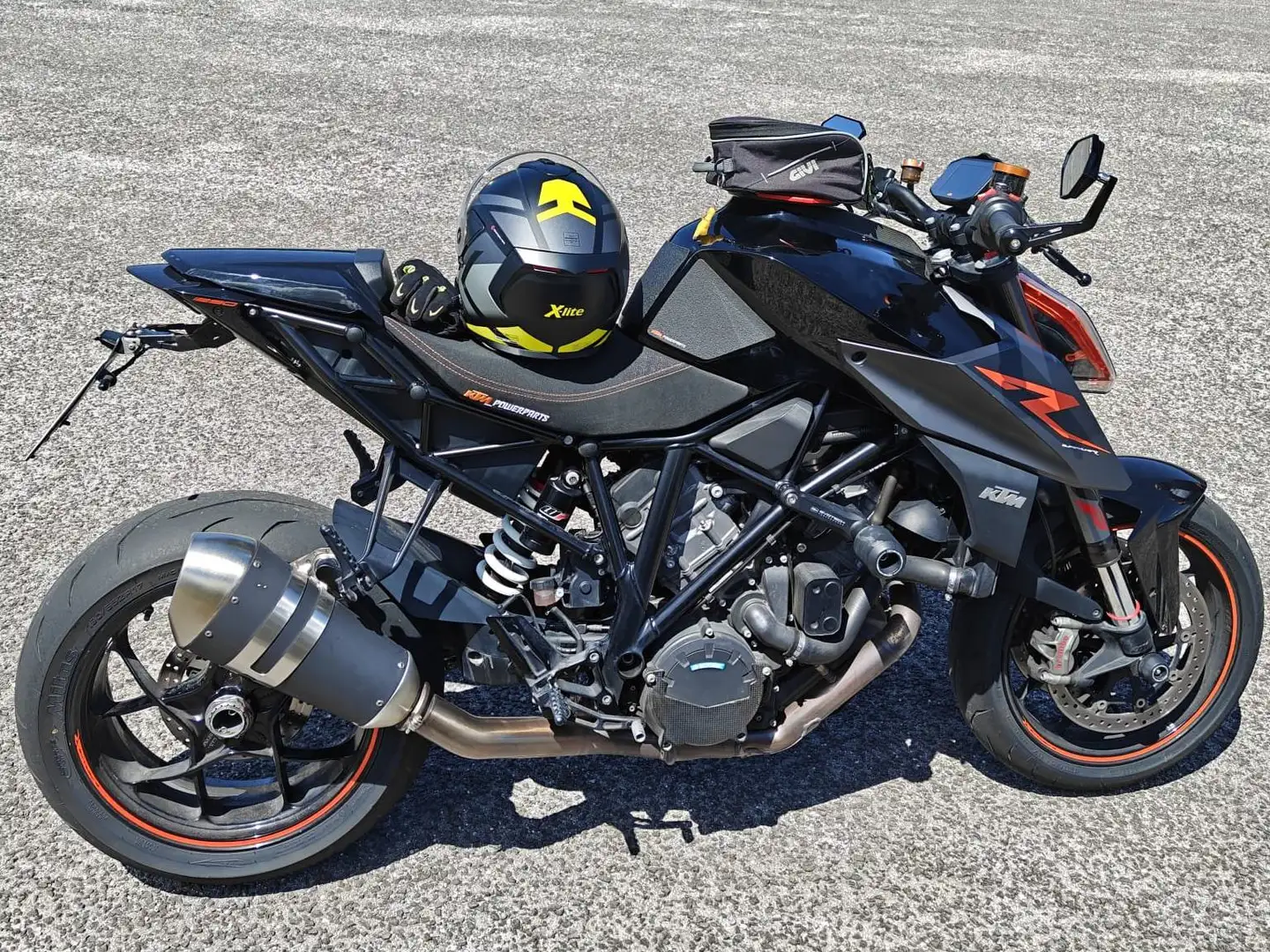 KTM 1290 Super Duke R R Negru - 1