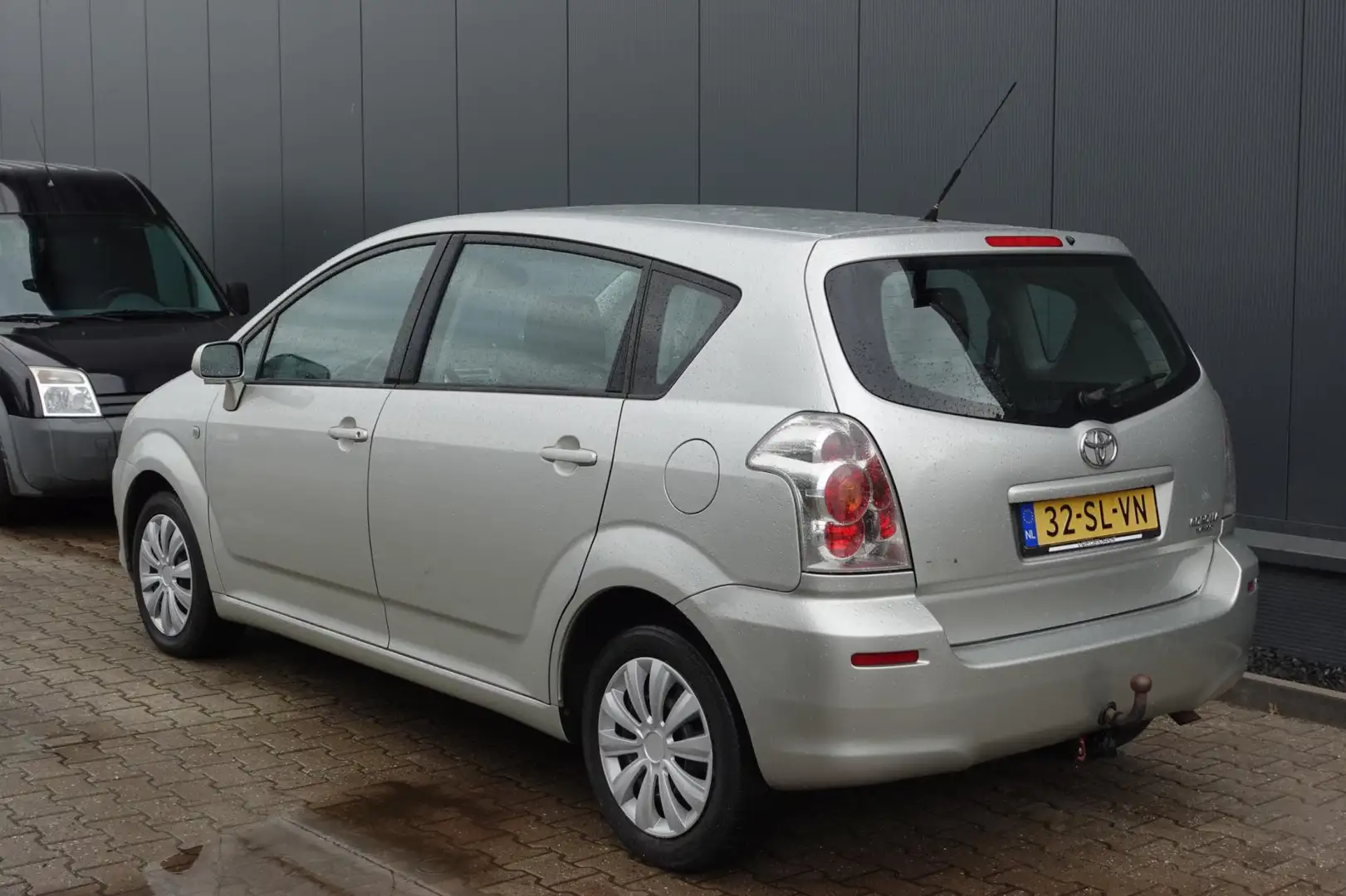 Toyota Verso 1.8 VVT-i Sol Grijs - 2