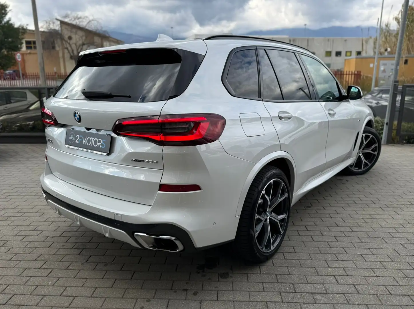 BMW X5 xdrive40d mhev 48V Msport auto Bianco - 2