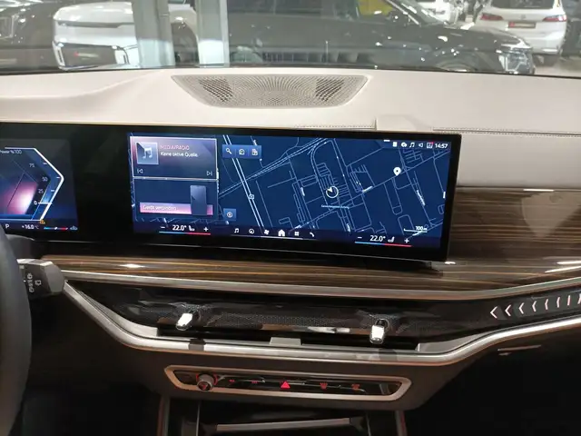 BMW X5 view 12