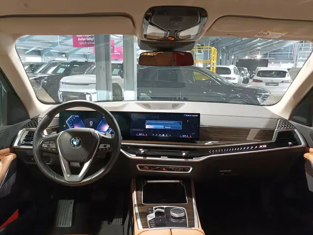 BMW X5 view 9