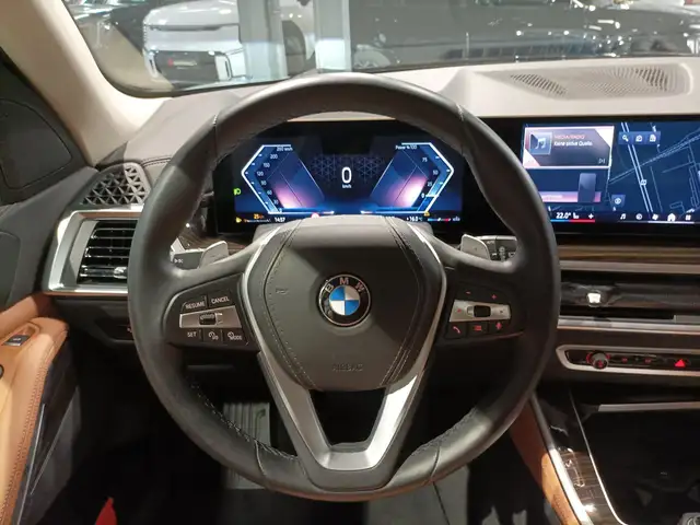 BMW X5 view 10