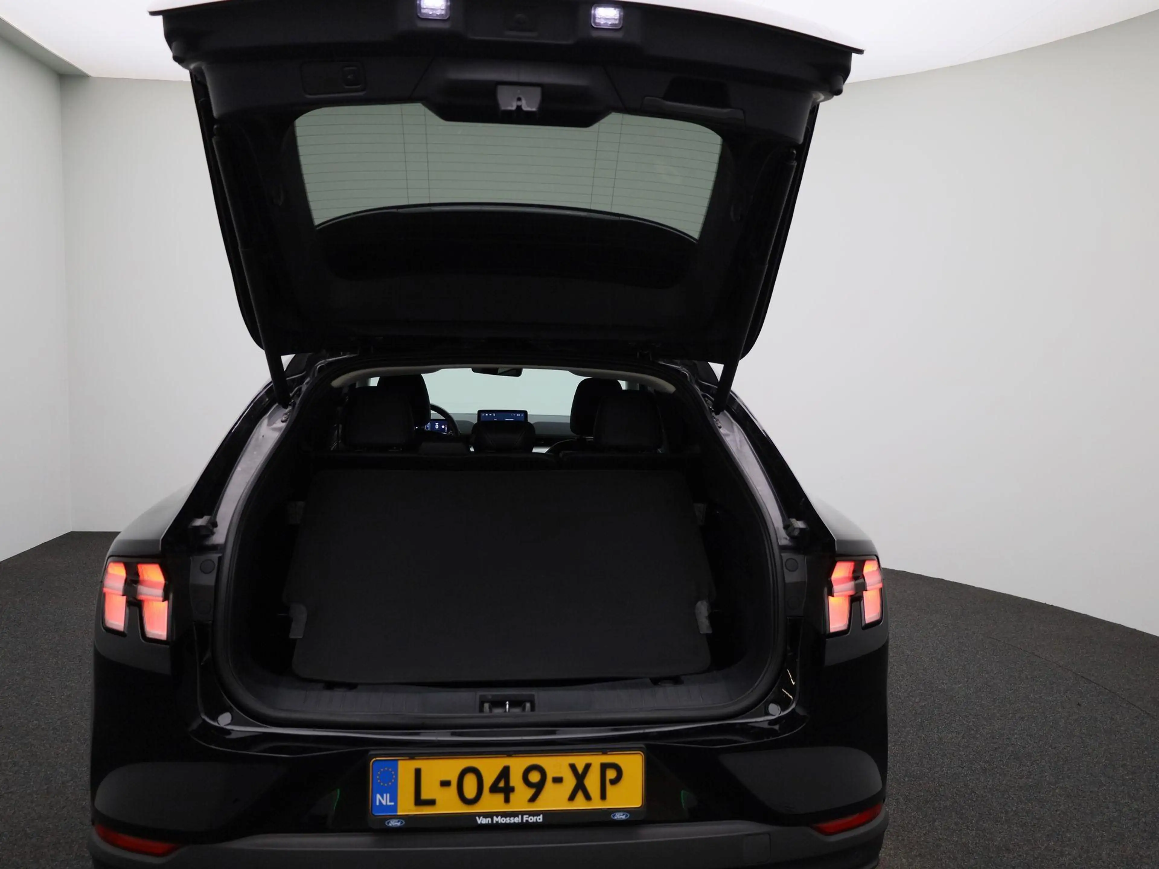 Ford Mustang Mach-E RWD 75 kWh | Navigatie | 360 Camera | Pack Winter — photo 11