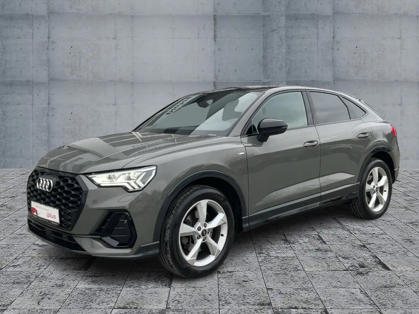 Audi Q3 40 TDI QU S-LINE MATRIX+NAV+RFK+AHK Grau - 2