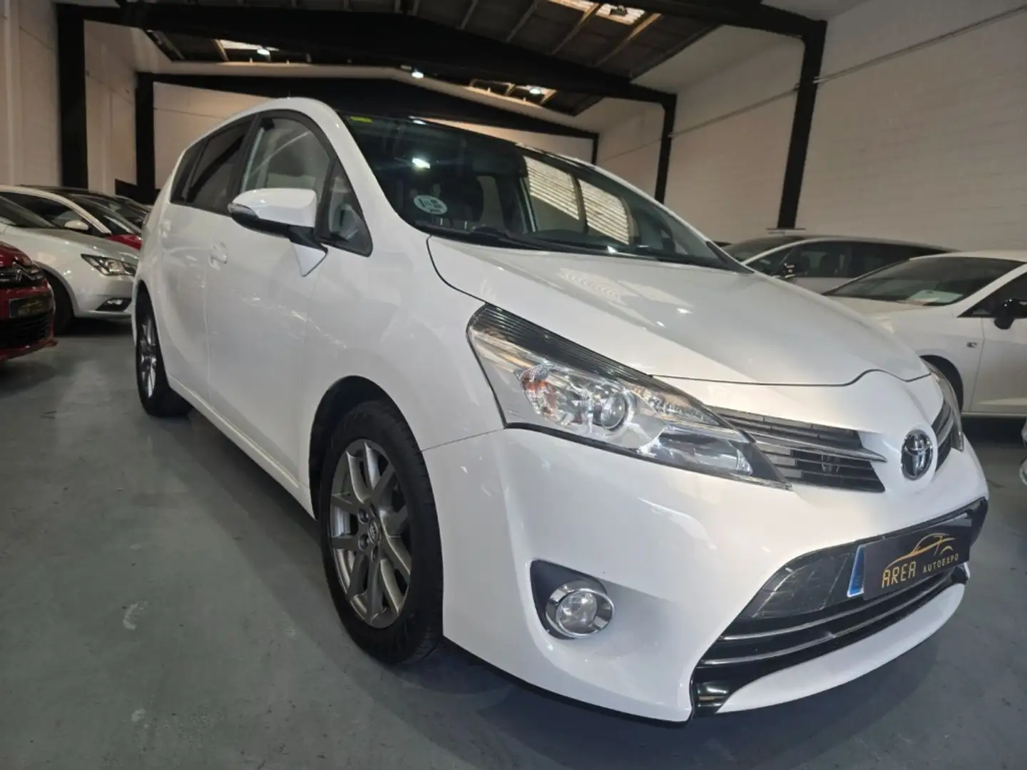 Toyota Verso 120D Advance 7pl. Blanco - 2