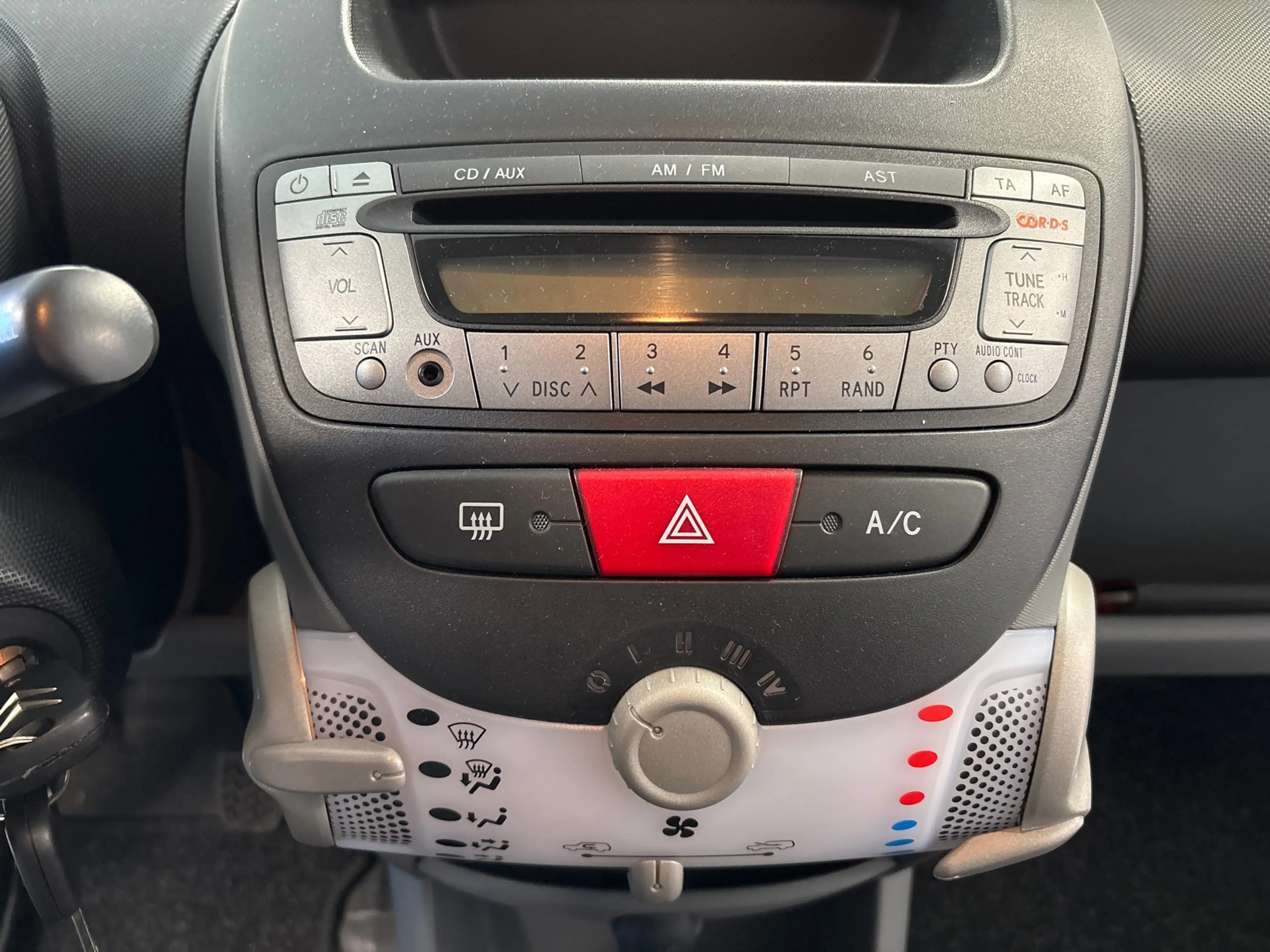 Citroen C1 1.0-12V Ambiance — photo 13