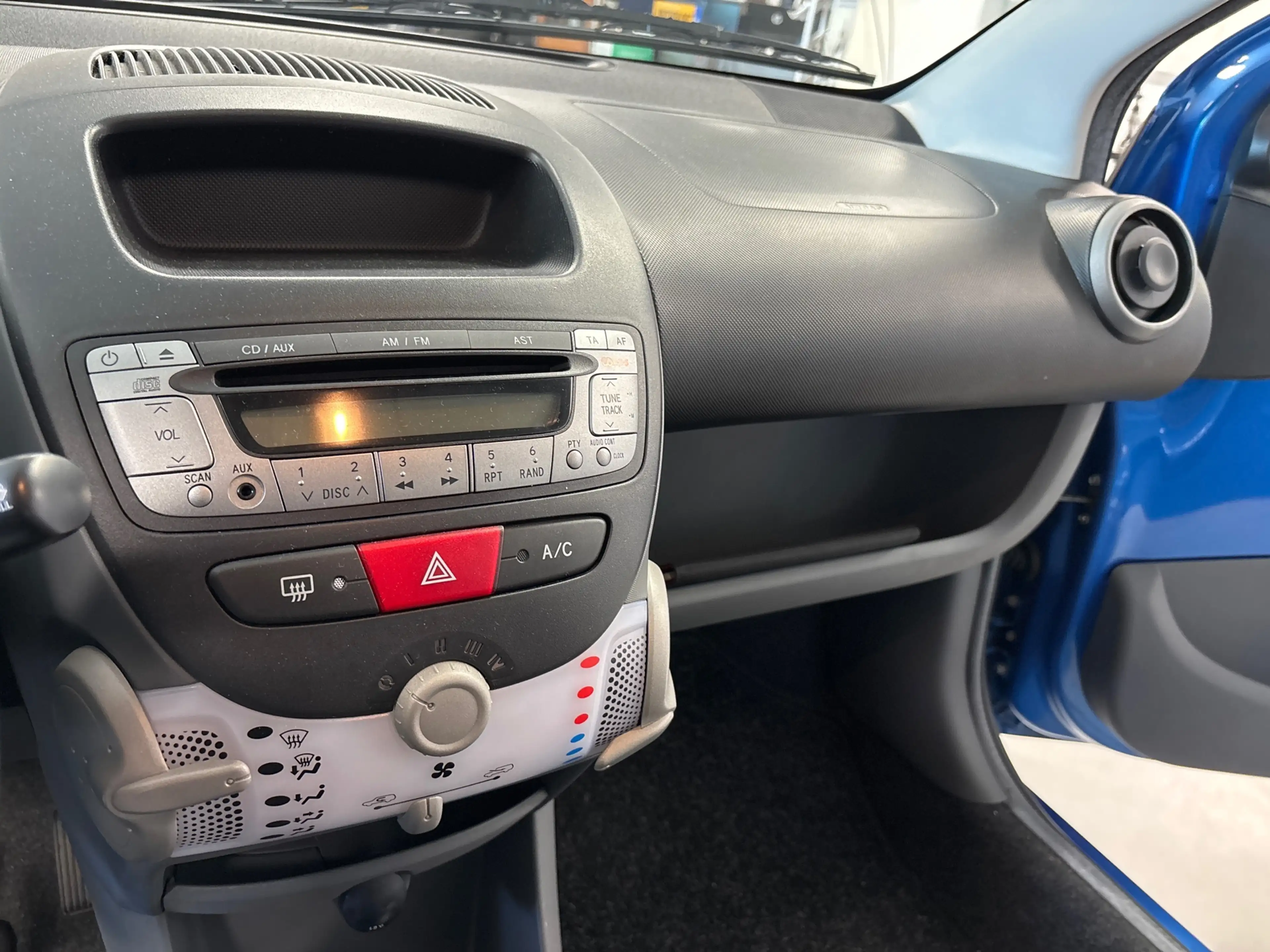 Citroen C1 1.0-12V Ambiance — photo 12