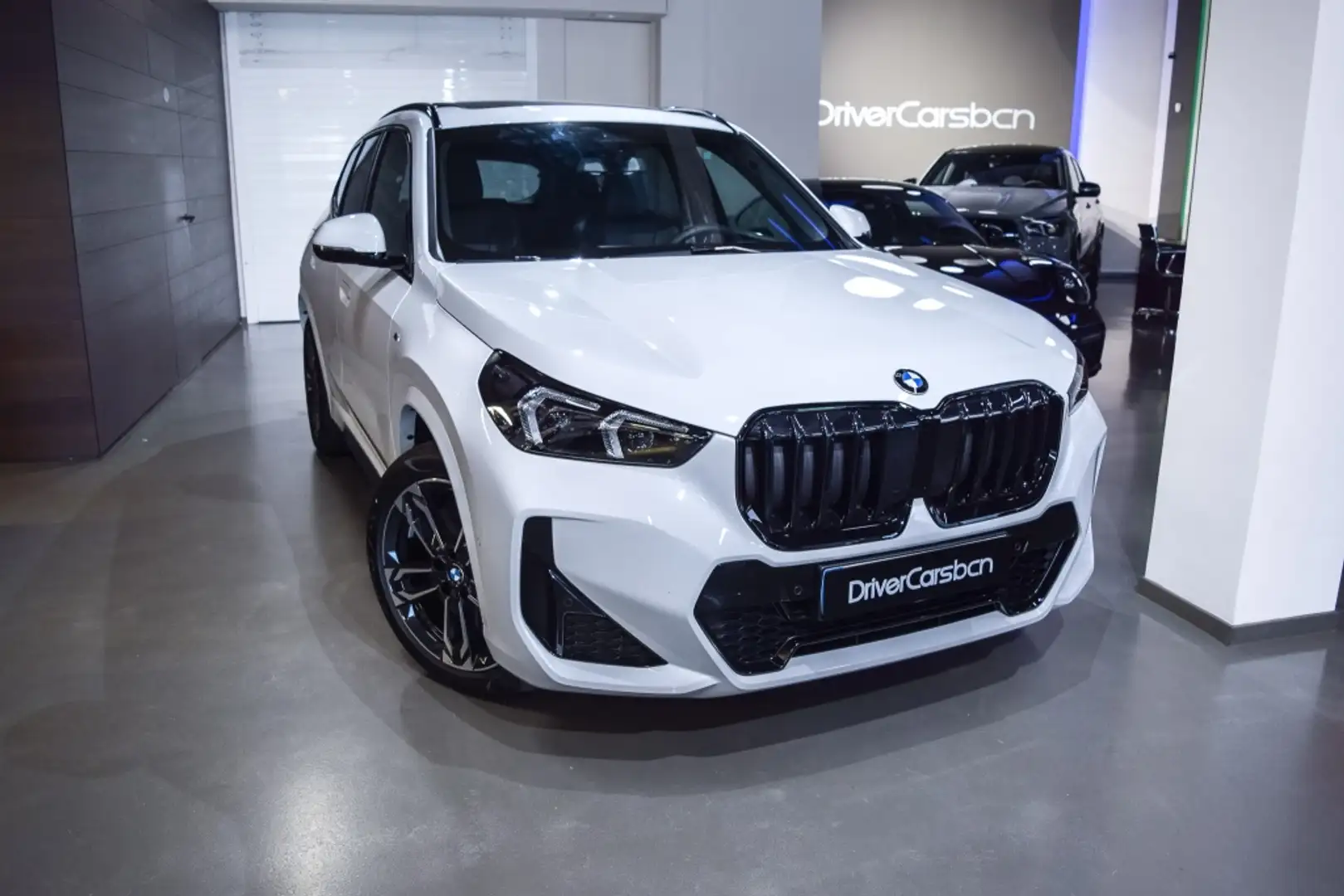 BMW X1 sDrive 18dA M Sport Pro Blanc - 1
