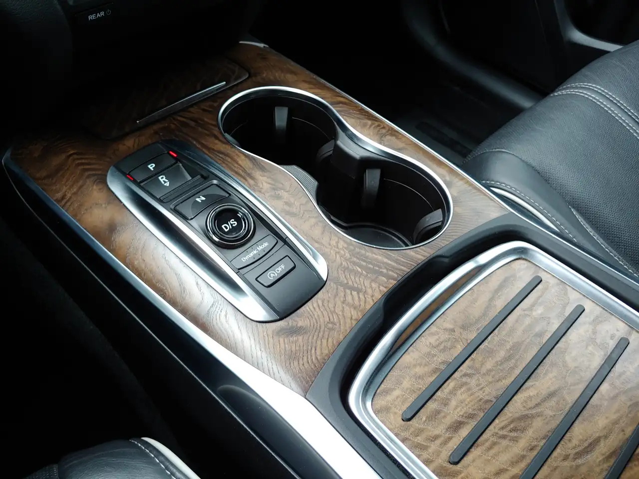 Acura MDX снимка Acura MDX