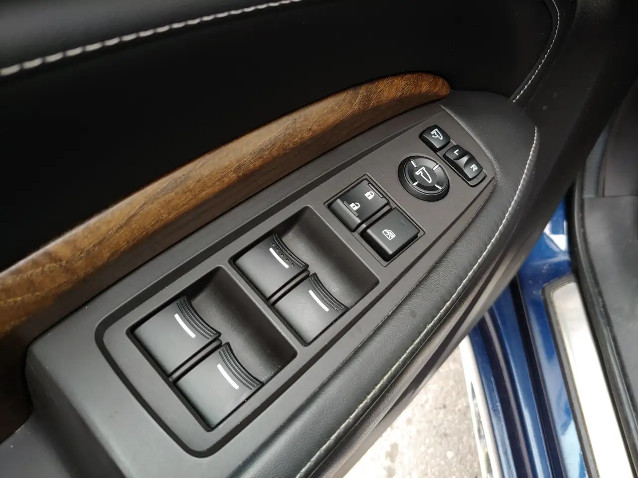 Acura MDX снимка Acura MDX