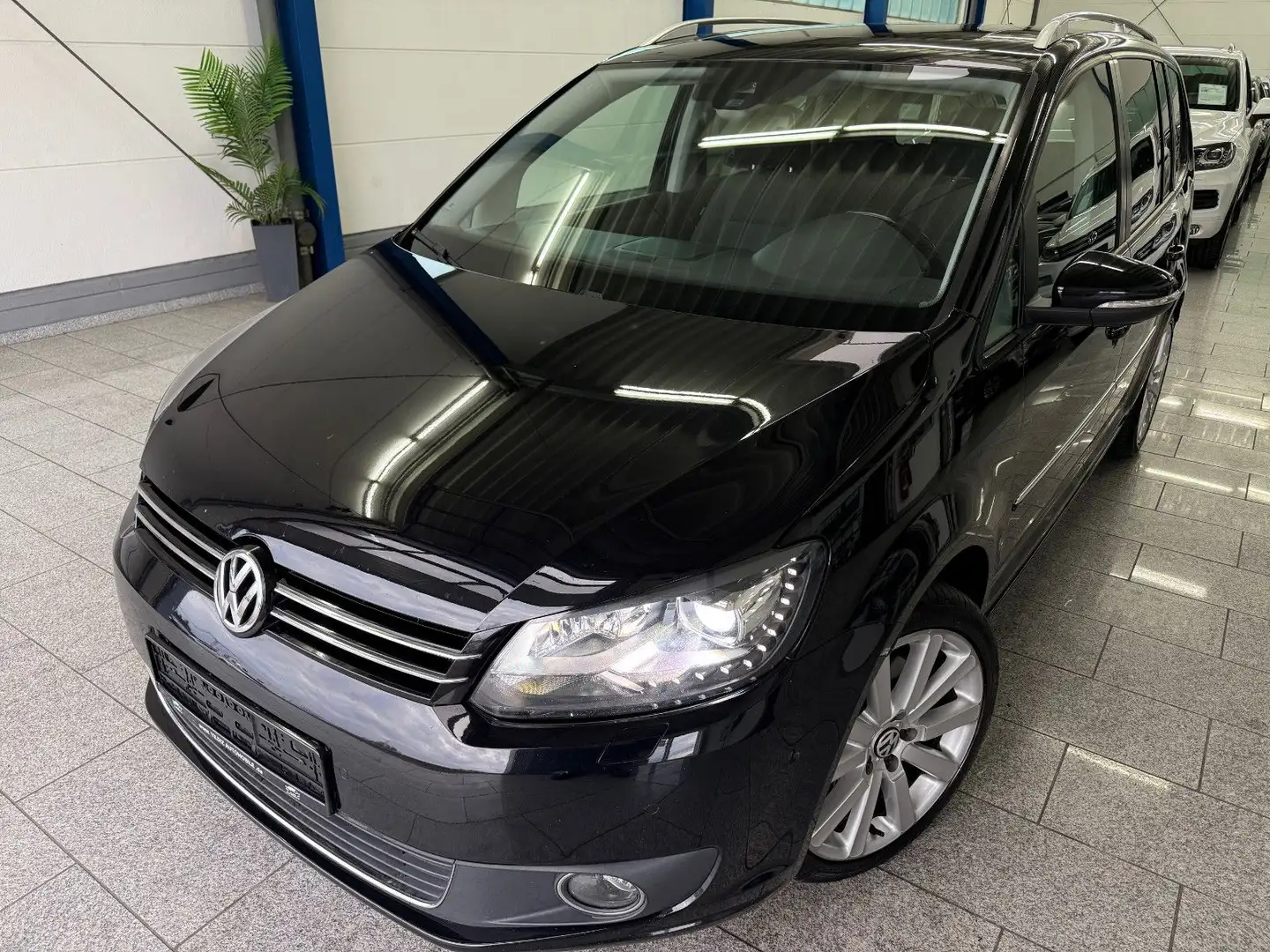 Volkswagen Touran 2.0 TDI*7-SITZER*HIGHL*PANO*RFK*NAV*BI-XN - 1