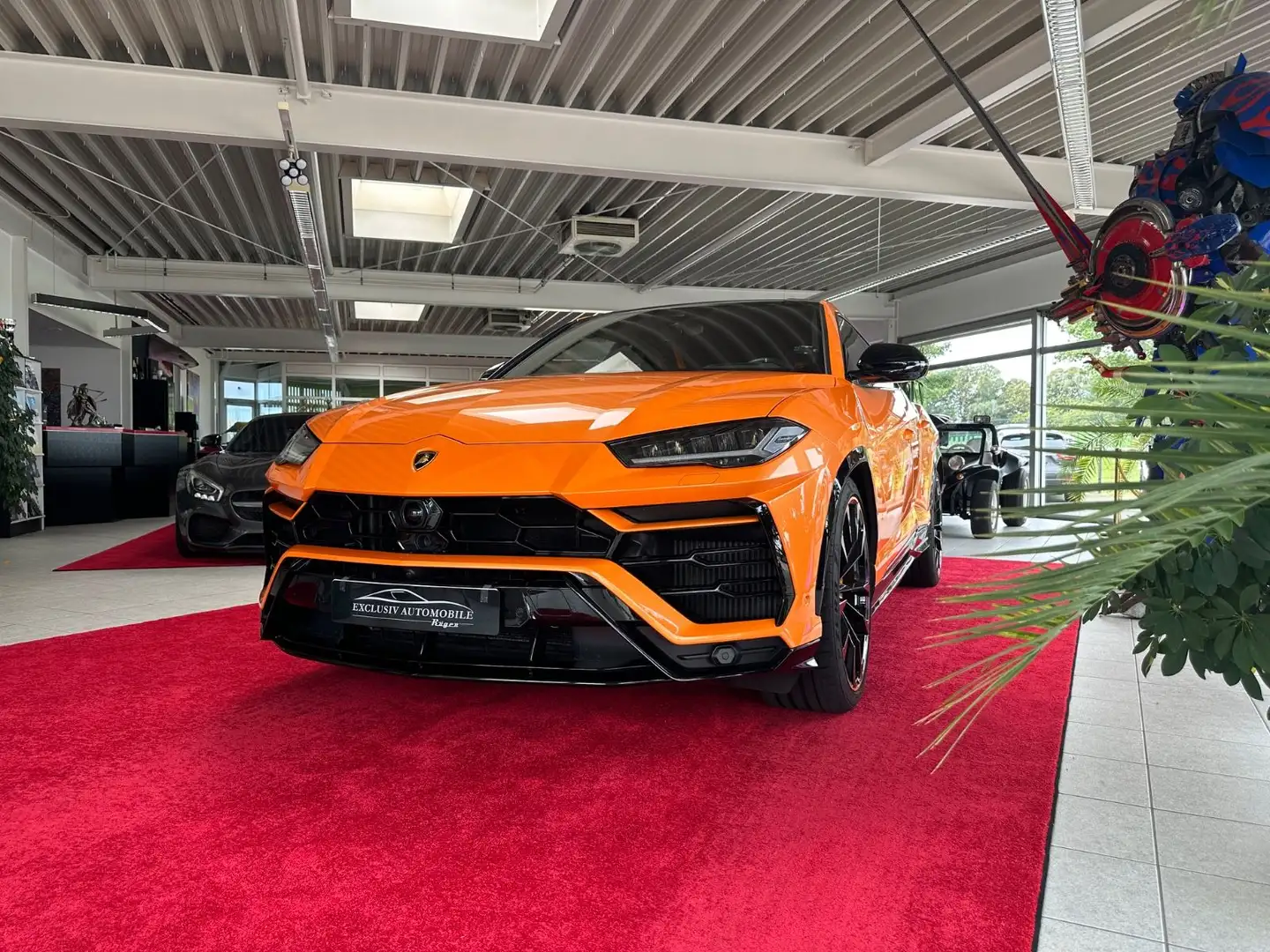 Lamborghini Urus Pearl Capsule Carbon B&O Massage 23 Orange - 1