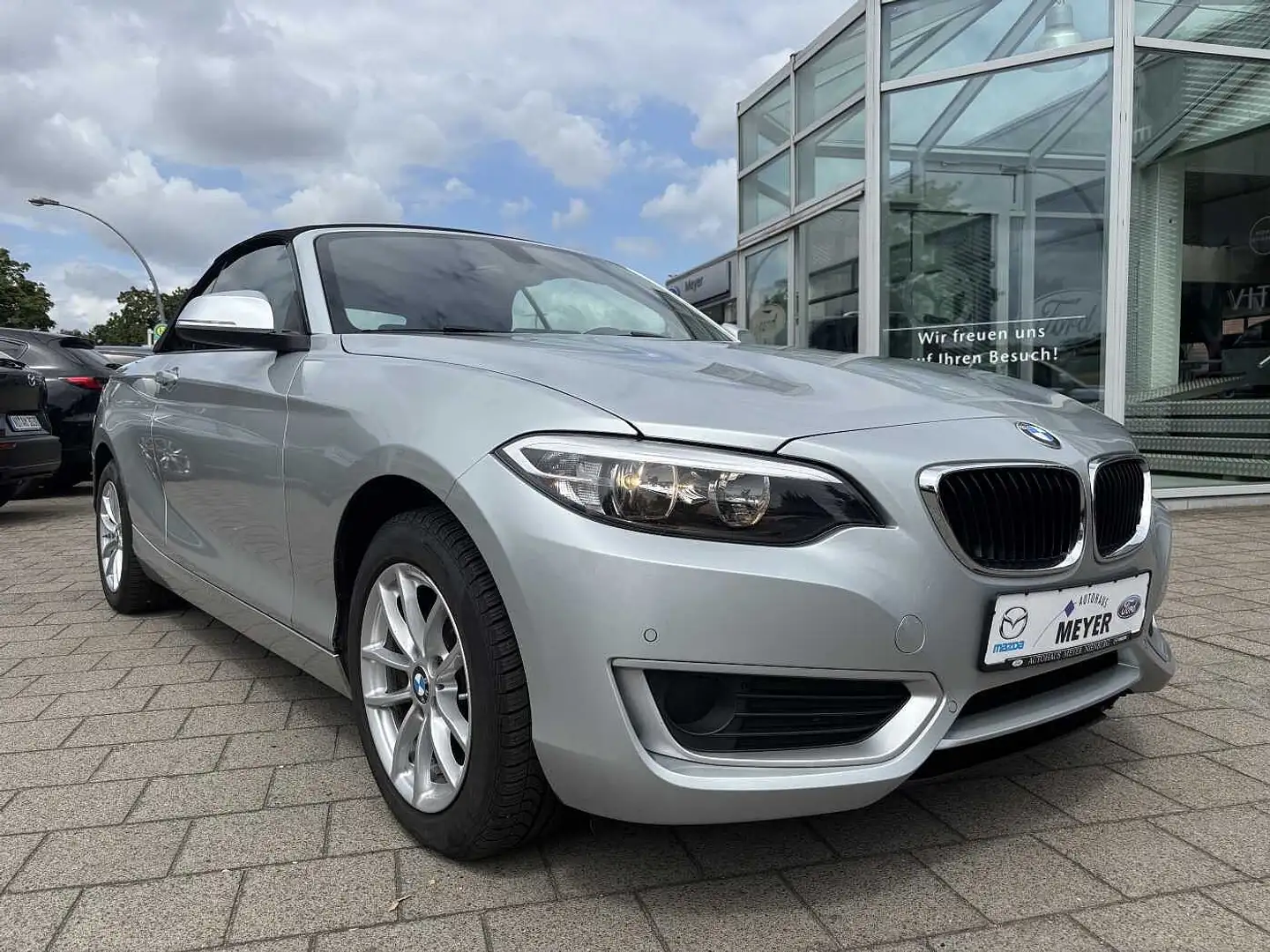 BMW 218 d Cabrio Срібний - 1