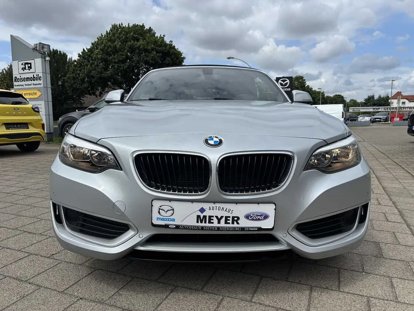 BMW 218 d Cabrio Argent - 2