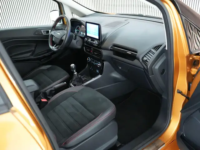 Ford EcoSport view 3