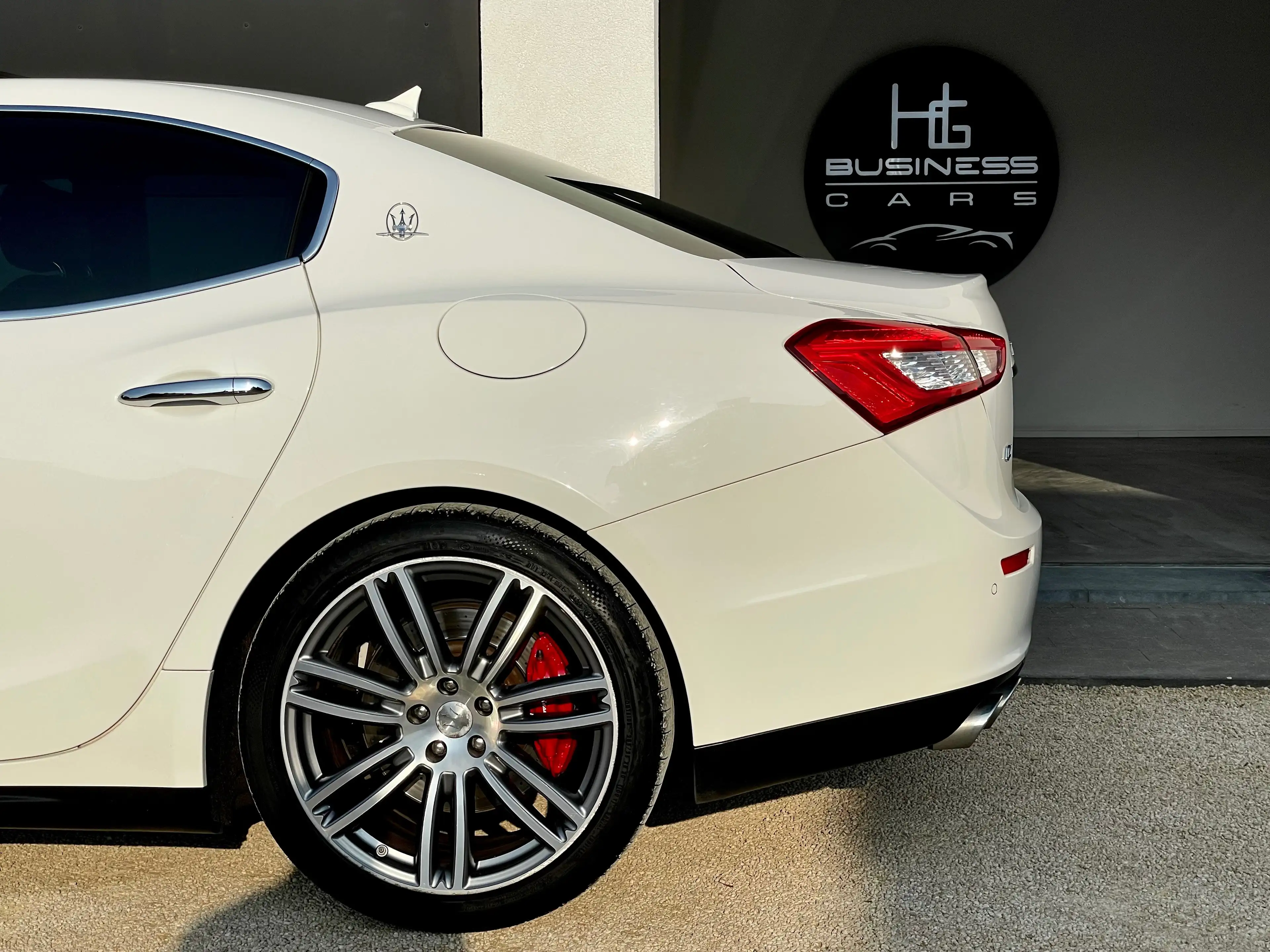 Maserati Ghibli 3.0 D/ TOIT OUVRANT/ ACTIVE SOUND/ CUIR/ XÉNON — photo 11