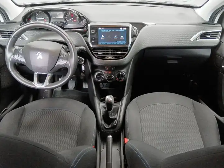 Peugeot 208 2019, foto 8