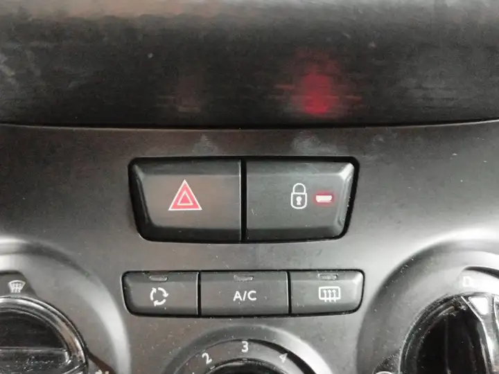 Peugeot 208 2019, foto 22