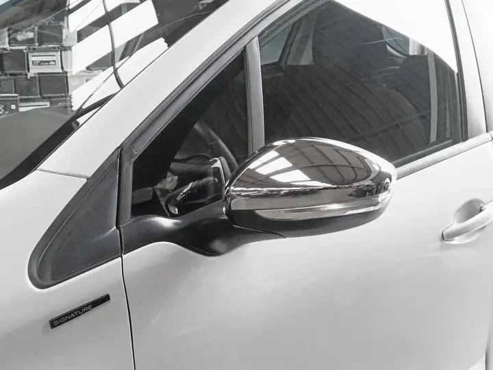 Peugeot 208 2019, foto 24