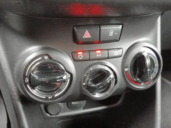 Peugeot 208 2019, foto 20