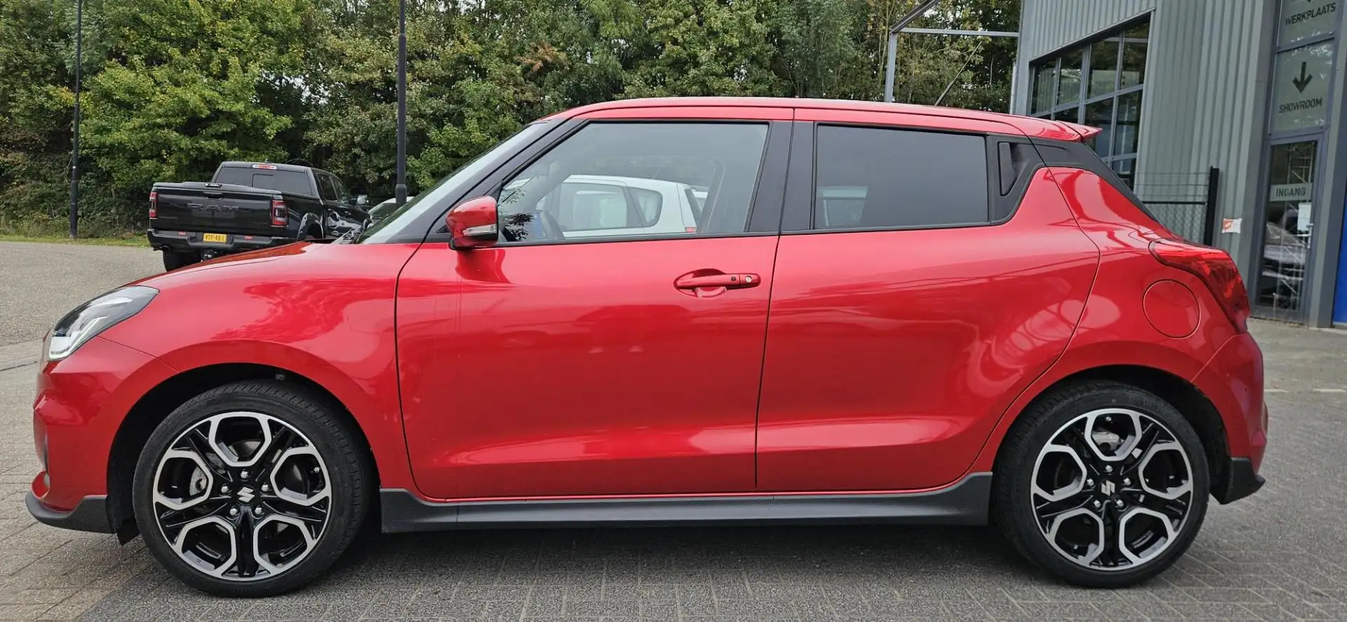 Suzuki Swift 1.4 Sport Smart Hybrid 130PK Keyless ACC Clima Car Rood - 2