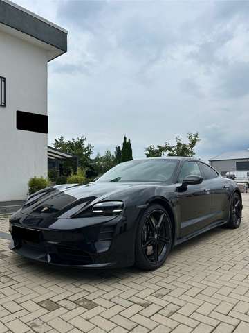 Imagine Porsche Taycan Turbo