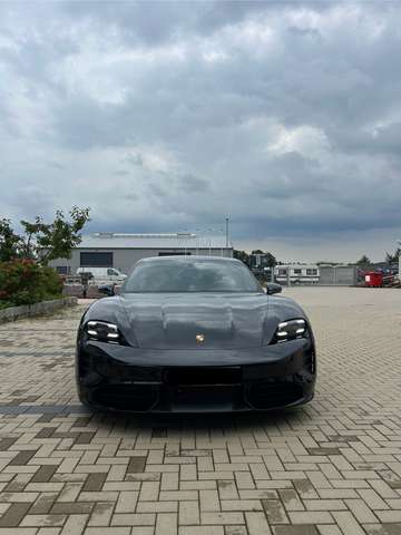 Porsche Taycan Turbo