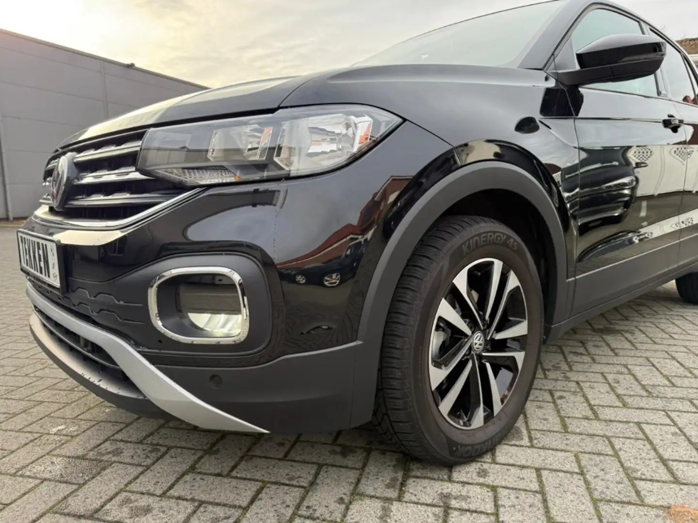 Volkswagen T-Cross United/LED/Navi/SHZ/Allwetter Schwarz - 2