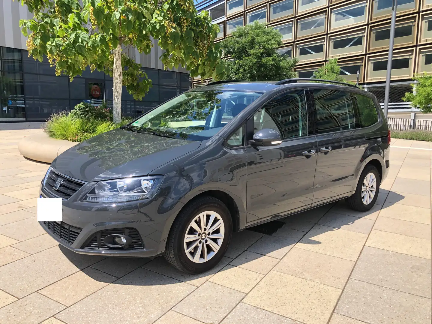 SEAT Alhambra Alhambra 1.4 TSI S DSG 7-Sitzer SHZ Navi PDC+RFK Gris - 1