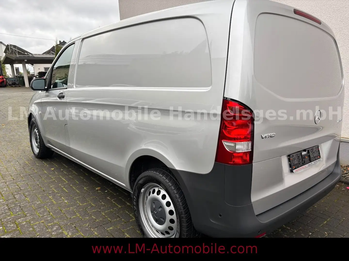 Mercedes-Benz Vito 114 CDI RWD*Bott*Klima*Automatik*SH* Silber - 2