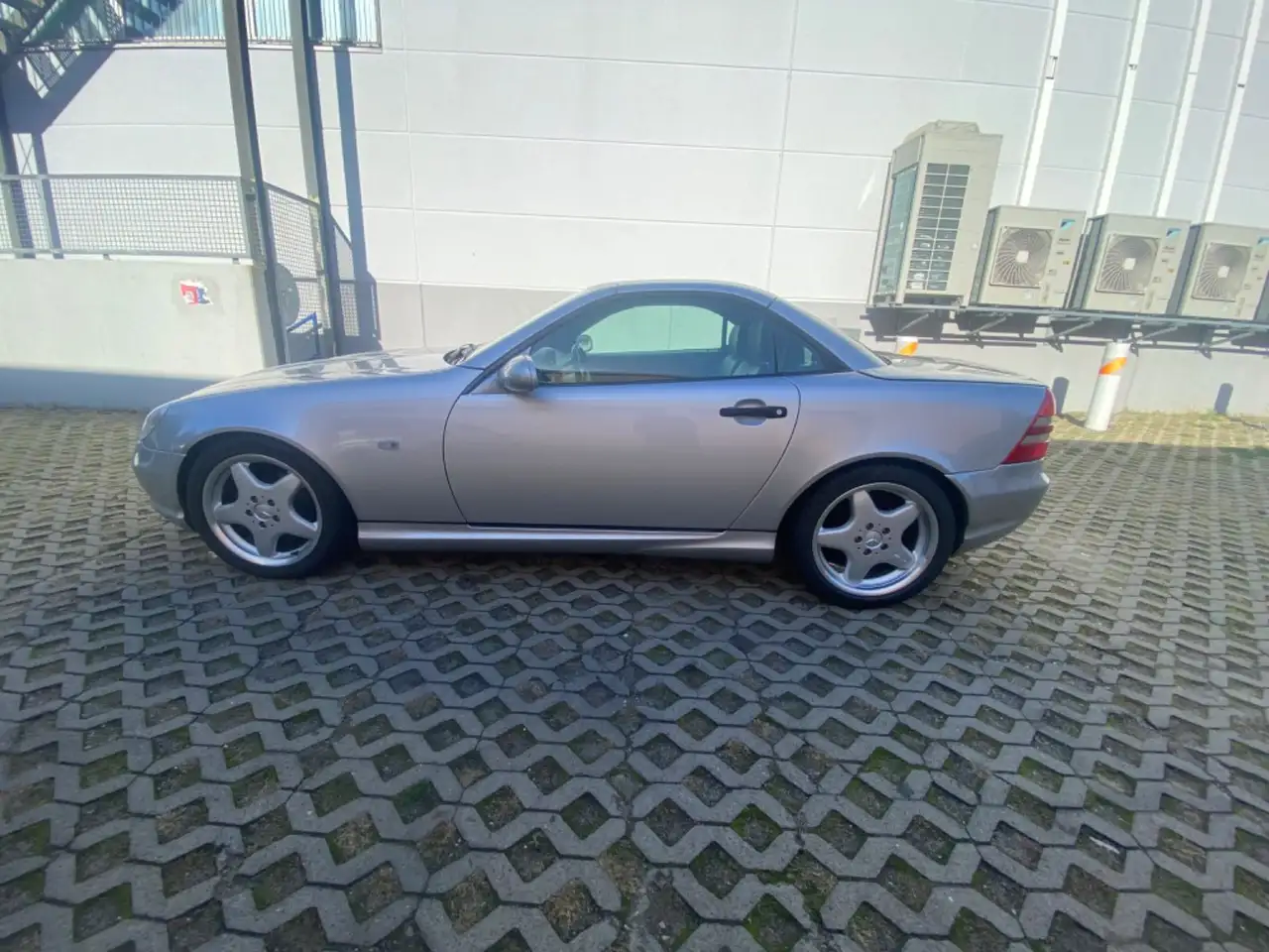 Mercedes-Benz SLK 230