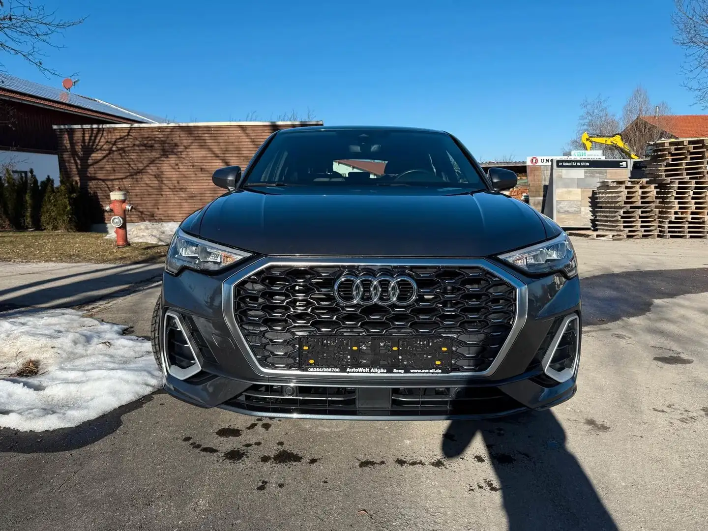 Audi Q3 Sportback 35 TFSI S line/ Grau - 2