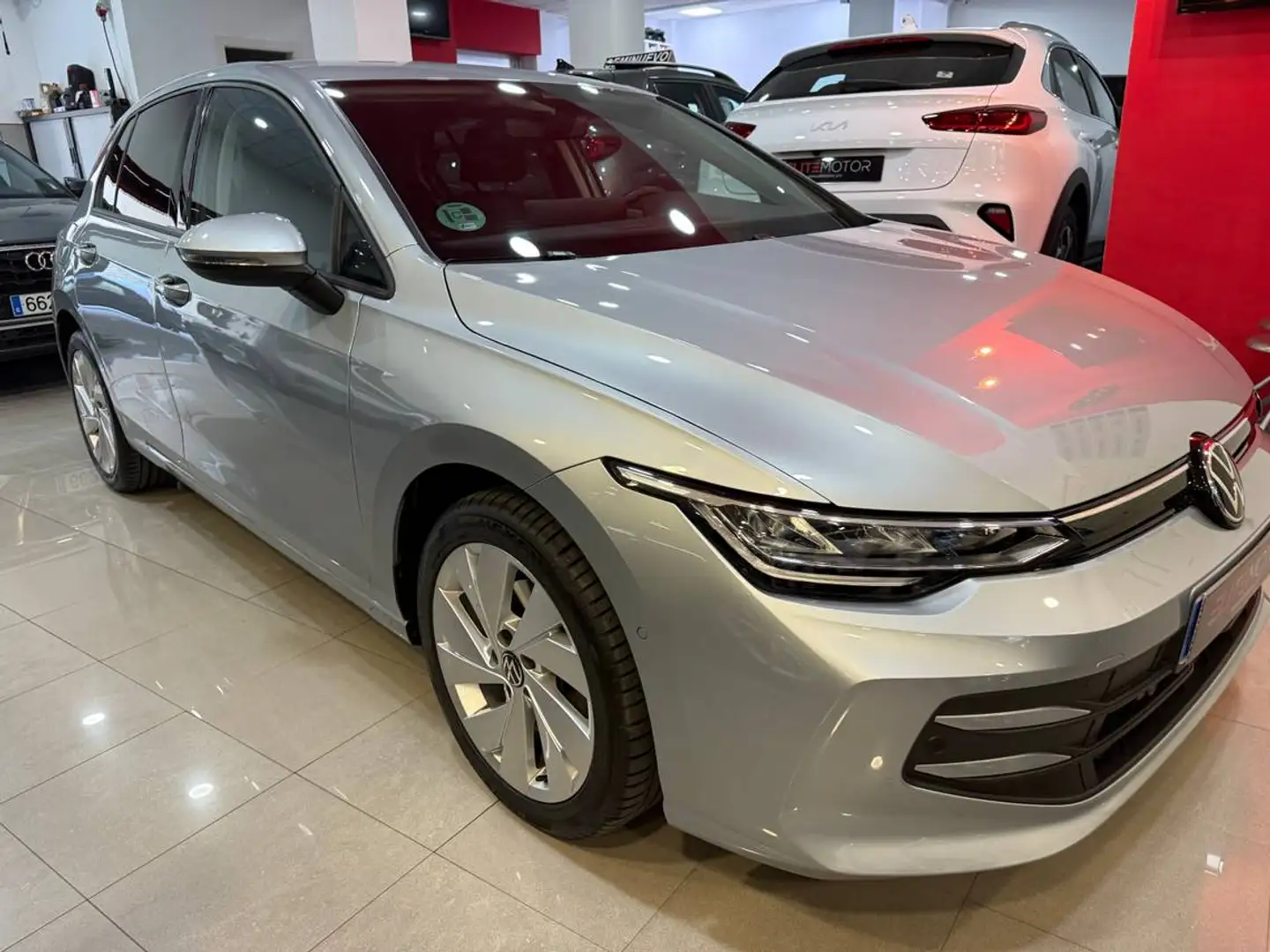 Volkswagen Golf 1.5 TSI Más 85kW Weiß - 2