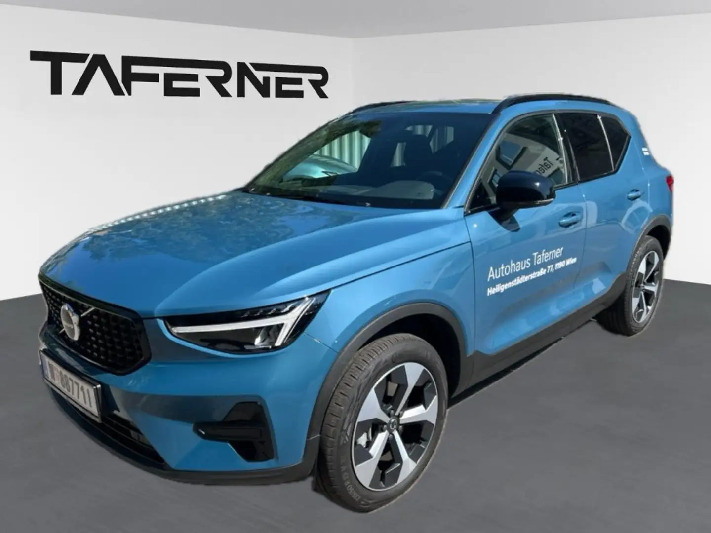 Volvo XC40 B3 A Plus Dark Blau - 1