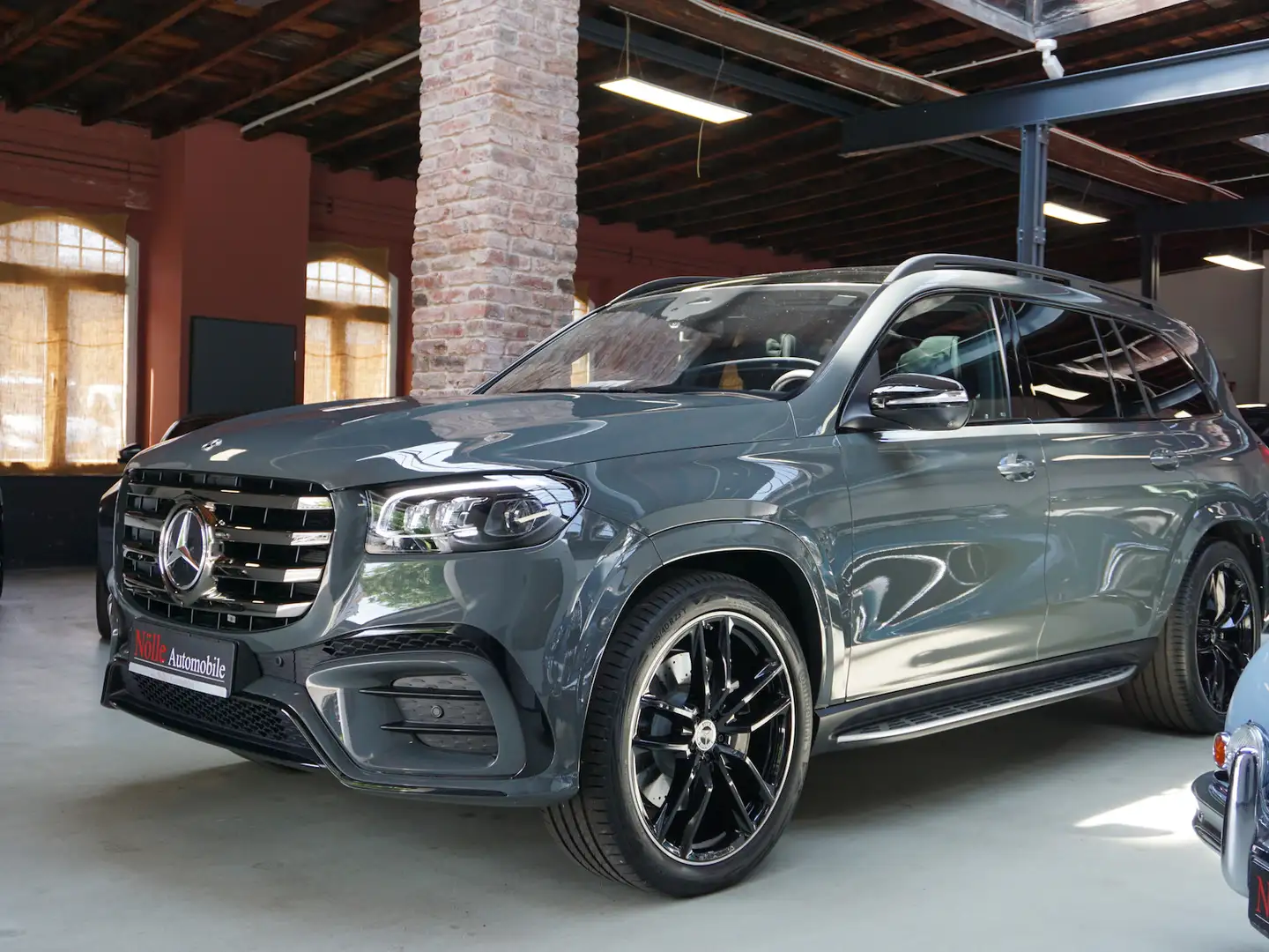 Mercedes-Benz GLS 450 d 4M AMG 360° Fond-TV 23` NP 154T Ultimate Gris - 1