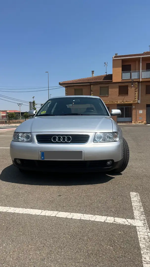 Audi A3 1.6 Ambiente - 2