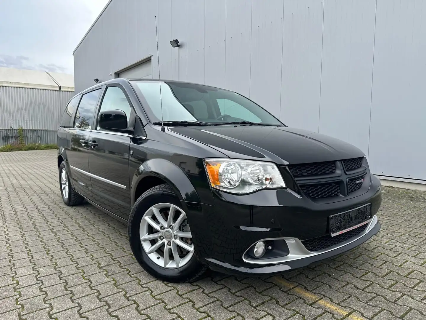 Dodge Grand Caravan 3,6 Leder 7 Sitzer LPG GAS Negro - 1