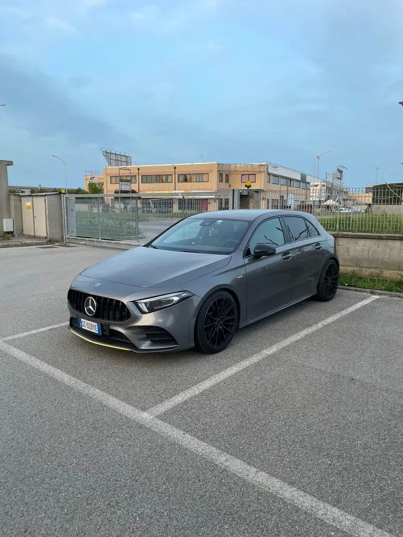 Mercedes-Benz A 250 4Matic 7G-DCT Edition 1 Gris - 1