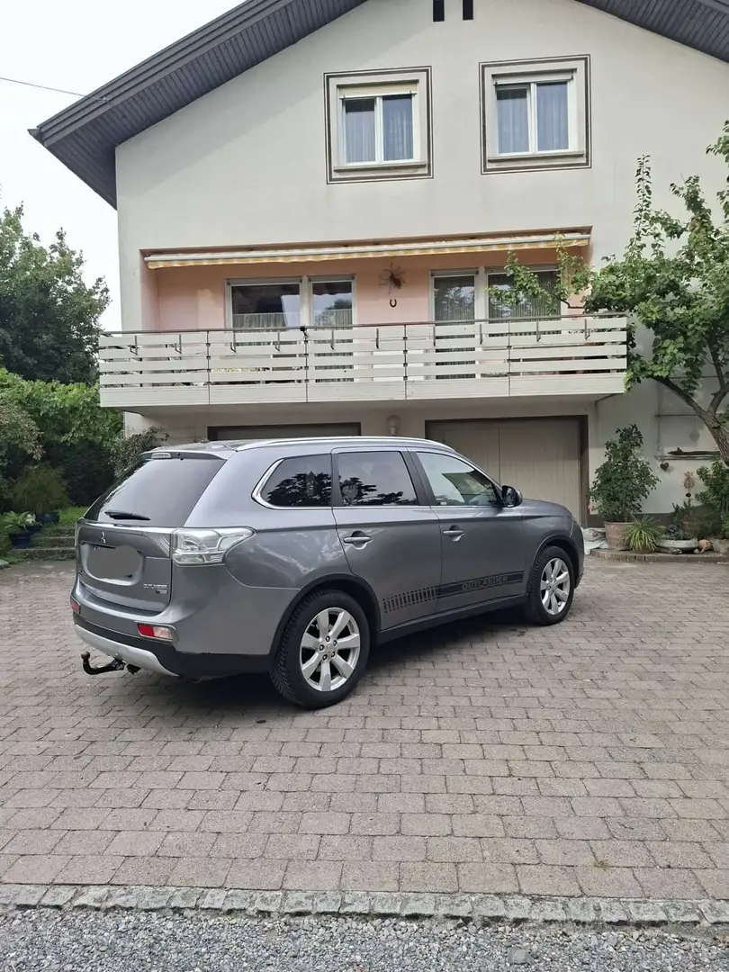 Mitsubishi Outlander 2,2 DI-D AS&G Intense - 2