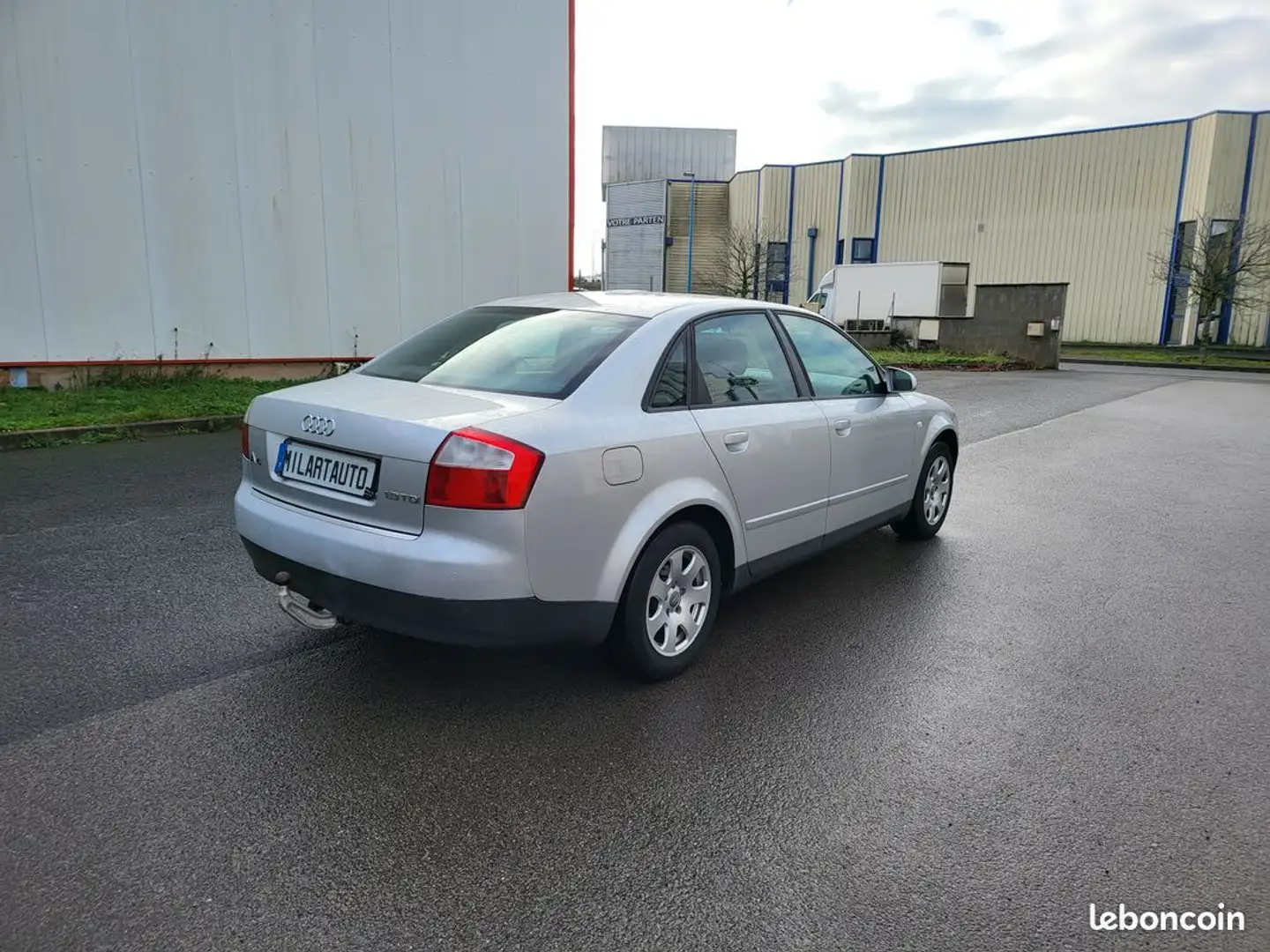 Audi A4 1.9TDI 101 Ch. Très Bon Etat.. Gris - 2