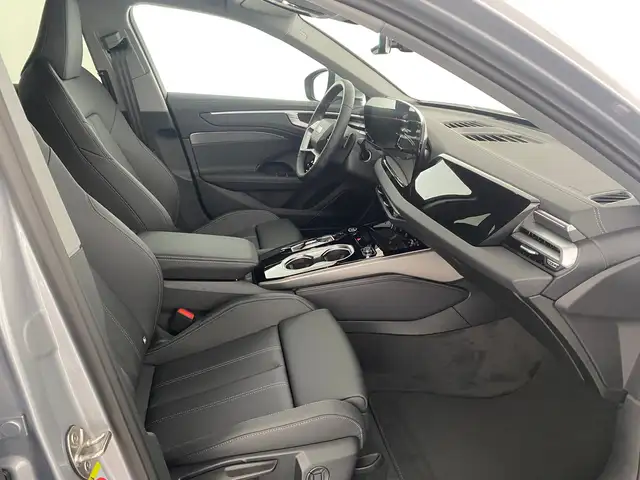 Audi A6 view 10