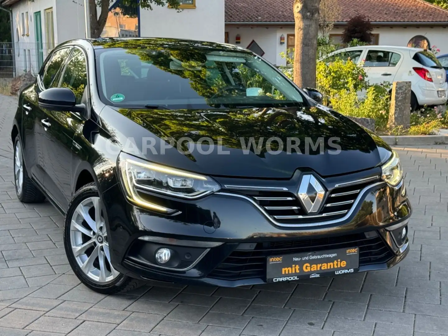 Renault Megane IV 1.2 Lim. 5trg. Intens LED+NAVI+TOT+HUD Schwarz - 1