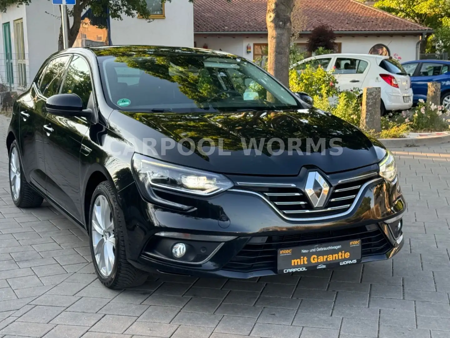 Renault Megane IV 1.2 Lim. 5trg. Intens LED+NAVI+TOT+HUD Schwarz - 2