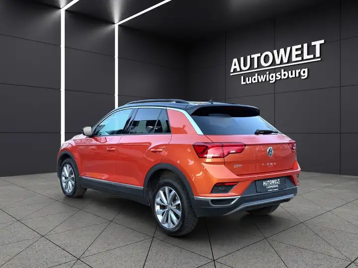 Volkswagen T-Roc Style 2.0 TDI DSG ACC-LED-NAVI-SPUR-TOT – Foto 7